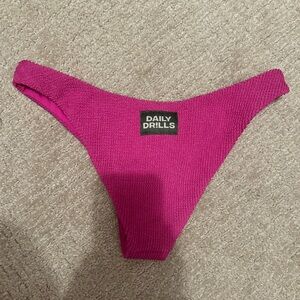 Daily drills ribbed berry bikini bottom